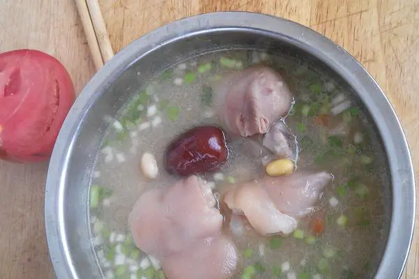 花生猪脚汤