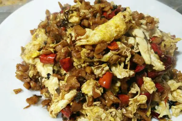 外婆菜炒鸡蛋