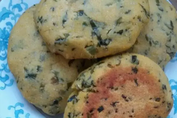 玉米面菜饼子