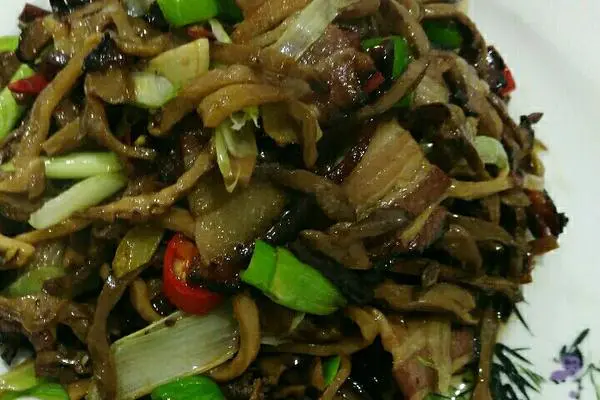 烟笋炒腊肉