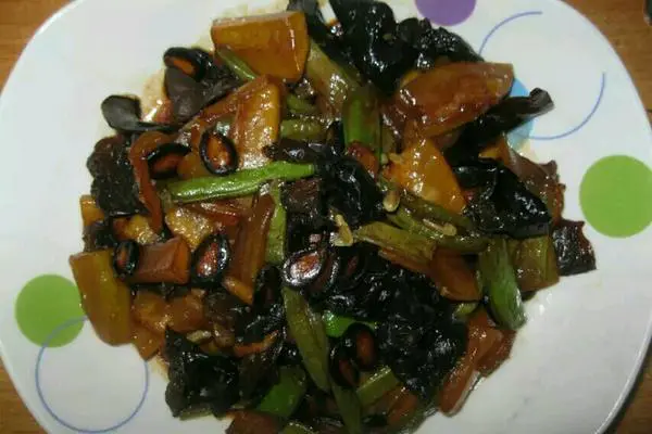 西瓜子炒黑木耳