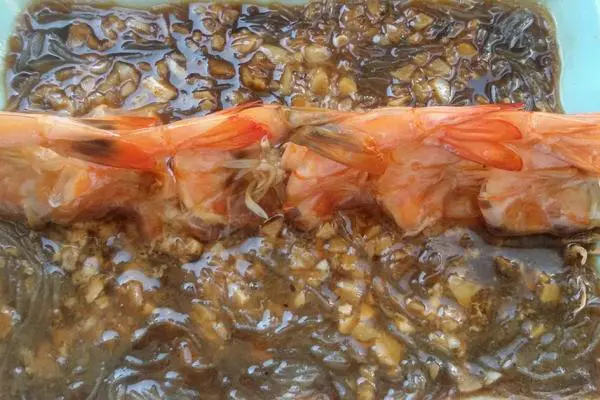 蒜蓉粉丝开边虾。