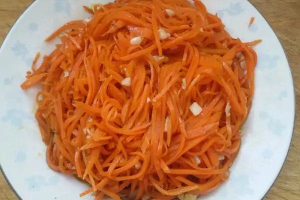 糖醋胡萝卜丝。