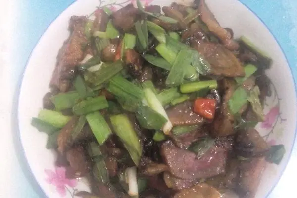 青蒜炒腊肉