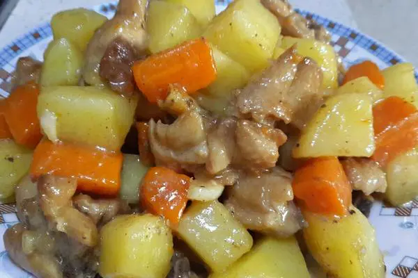 土豆烧鸡翅