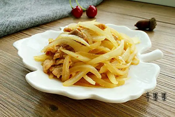 洋葱炒肉