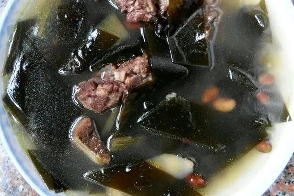 海带黑豆骨头汤