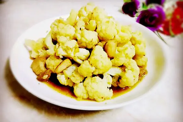 五花肉炒花菜
