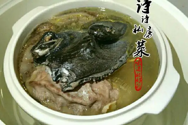 新西兰花胶猪肚乌鸡汤