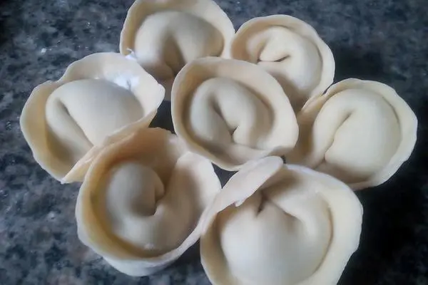 猪肉韭菜饺子
