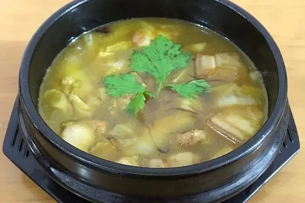 猪肉白菜粉丝煲