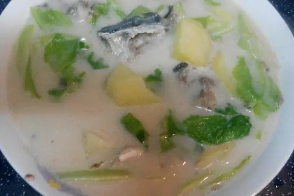鱼头土豆养生汤