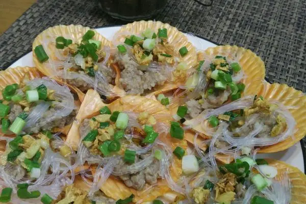 粉丝肉末蒜蓉蒸扇贝