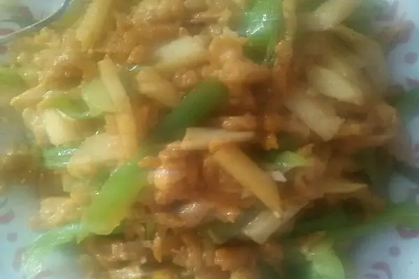 青椒土豆炒肉丝