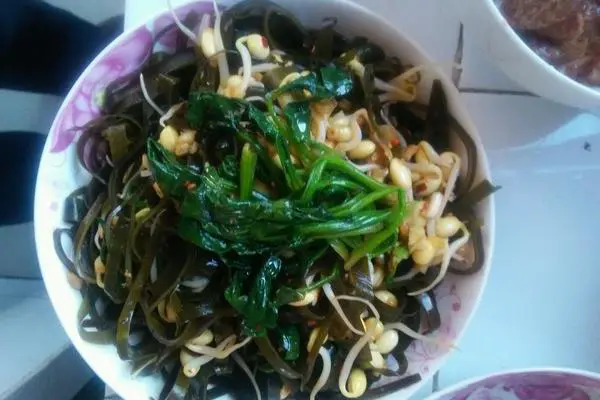 凉拌豆芽海带