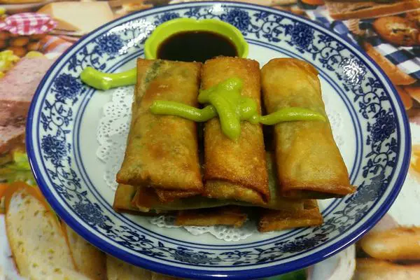 荠菜虾仁春卷(芥末味)