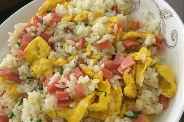 玉米香肠蛋炒饭
