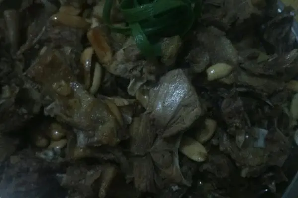 花生炒鸭