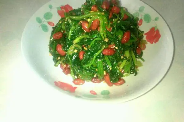 凉拌花生菠菜