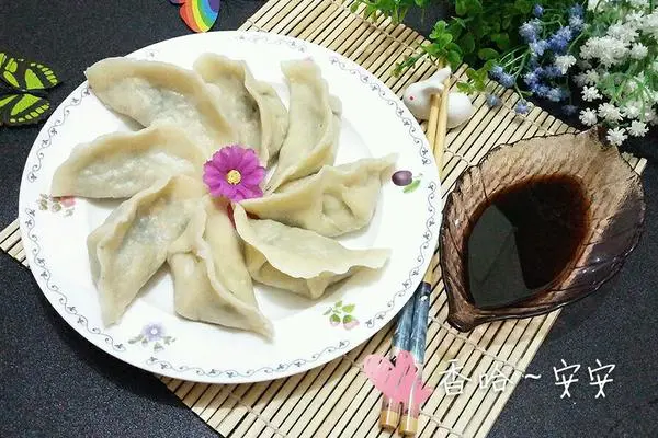 三鲜荠菜饺子