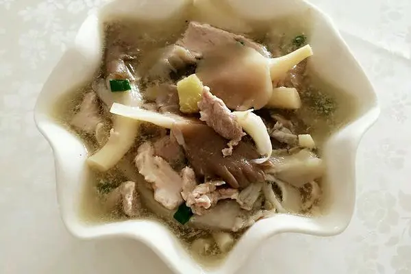 平菇肉片汤