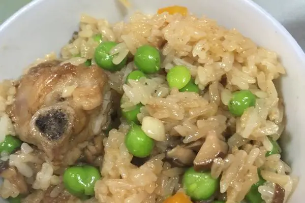 电饭煲煲排骨饭