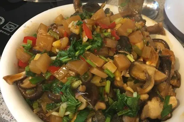 藿香泡菜鯽魚
