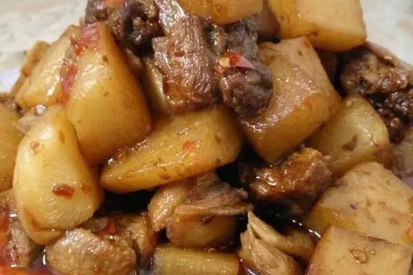 鸭子焖萝卜