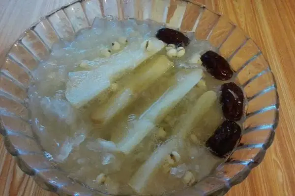 雪梨银耳薏米羹