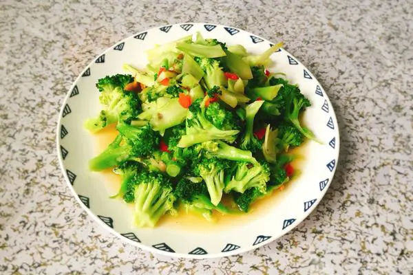 肉片炒花菜