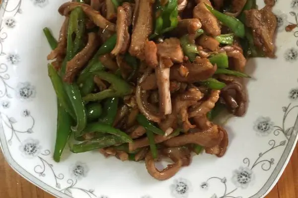 辣椒炒猪肚
