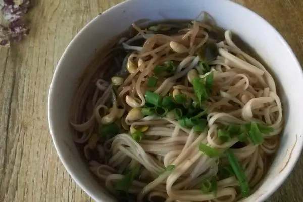 豆芽汤面