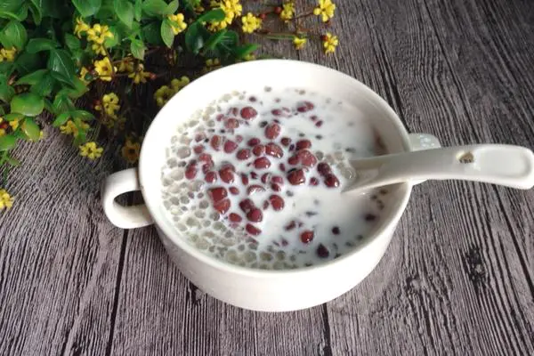 红豆牛奶西米露
