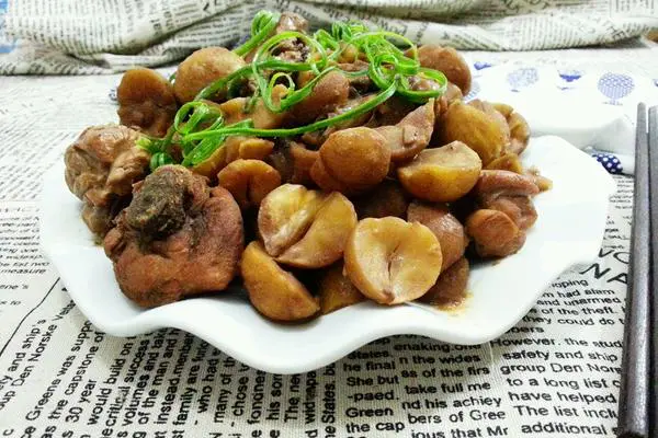 红烧栗子鸡