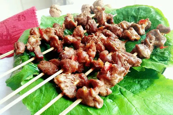 自烤羊肉串