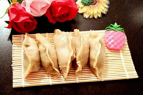 黑莜面饺子