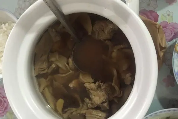 排骨炖笋干