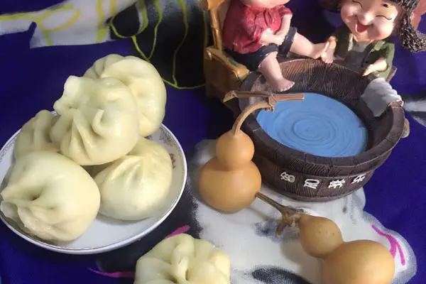 萝卜茎粉条素馅小笼包