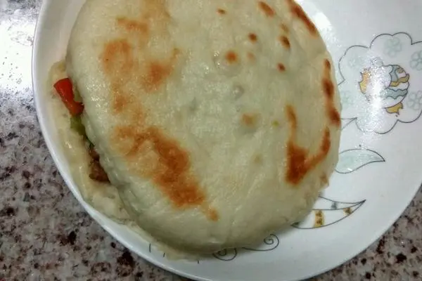 烧饼夹菜