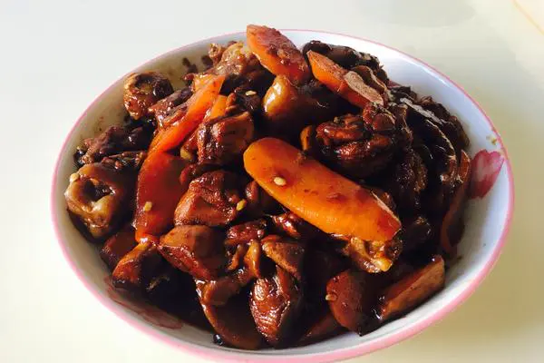 黄焖鸡腿