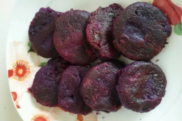 甜品……雪燕牛奶十煎紫薯饼