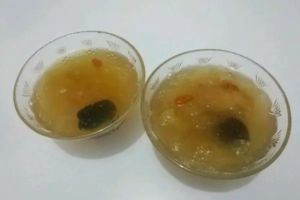 冰糖雪梨银耳汤