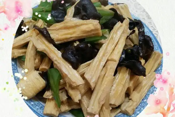 青椒木耳炒腐竹