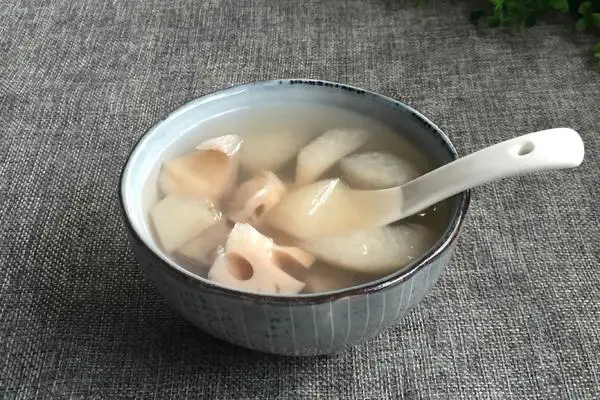 莲藕雪梨冰糖饮