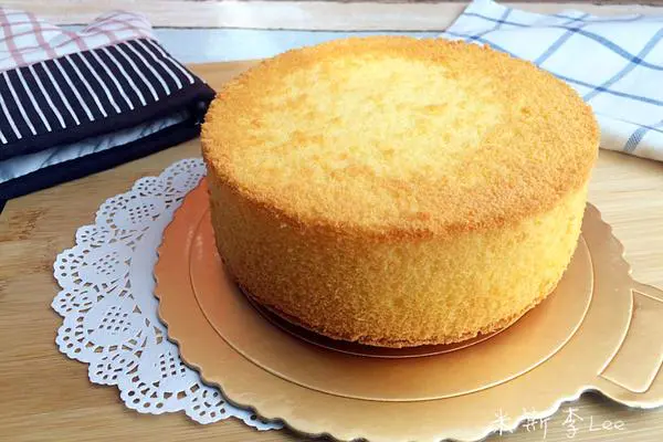 六寸戚风蛋糕（附脱模技巧）