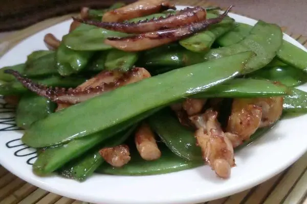 鱿鱼须炒荷兰豆