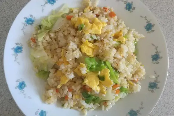 包菜蛋炒饭