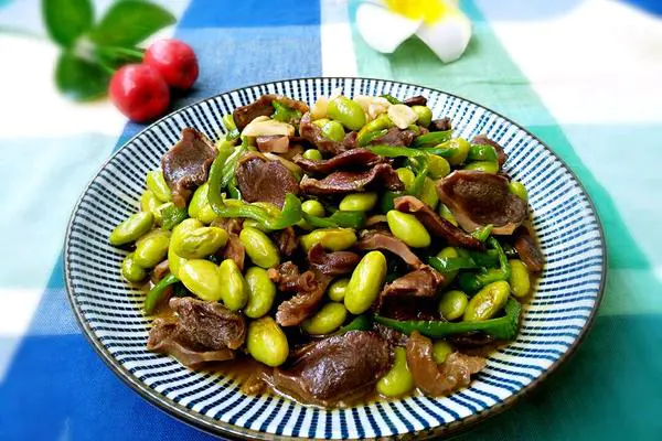 鸭胗炒毛豆
