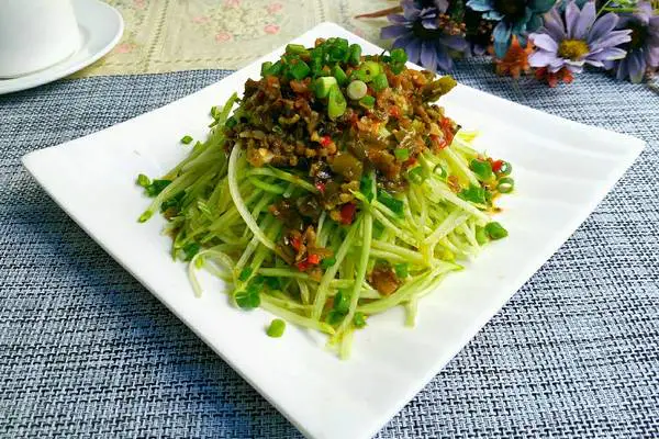 凉拌黄瓜丝