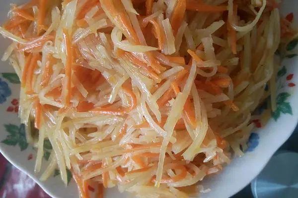 土豆炒胡萝卜丝